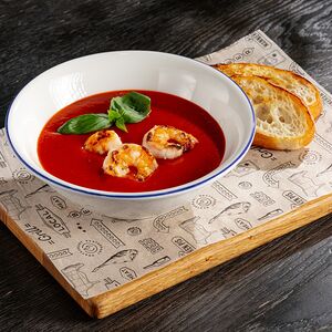 Томатный крем-суп с креветками