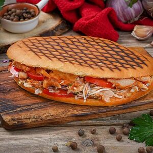 Шаурма в тандырной пите