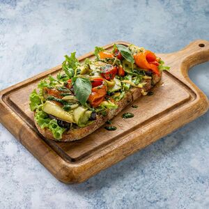 Брускетта с запеченными овощами