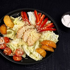 Теплый салат с курицей