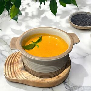 Томатный суп с розмарином и базиликом