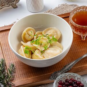 Пельмени  мясные с мясным бульоном