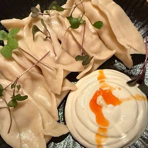 Квари с кроликом и сметанным кремом