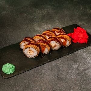 Жаренный ролл с тофу и печеным баклажаном