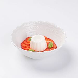 Кокосовая панна-кота с клубникой