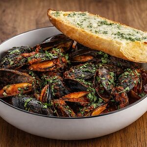 Мидии в неаполитанском соусе