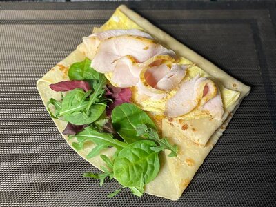 Блинчик с курицей и сыром