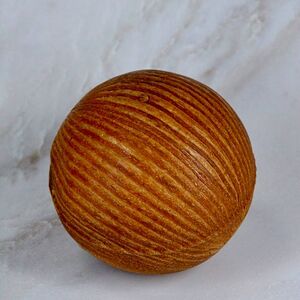 Сфера со сгущёнкой и грецким орехом