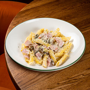 Пенне с ветчиной и грибами