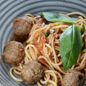 Паста с соевыми фрикадельками