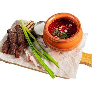 Наваристый борщ со сметаной и домашним салом