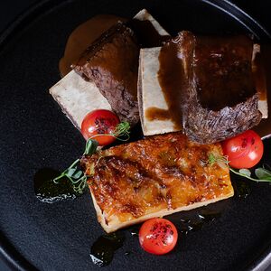 Говяжьи ребра с картофельным гратеном