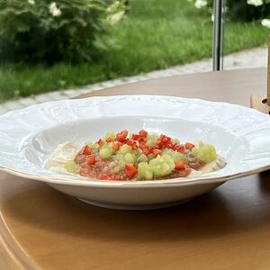 Белуга маринованная с яблочный льдом 