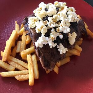 Свиные ребрышки в кисло-сладком соусе с картофеле фри