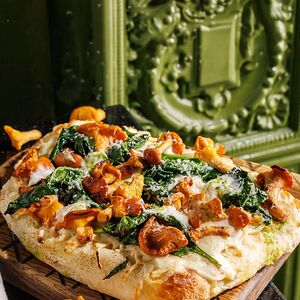 Римское хачапури с лисичками и страчателлой