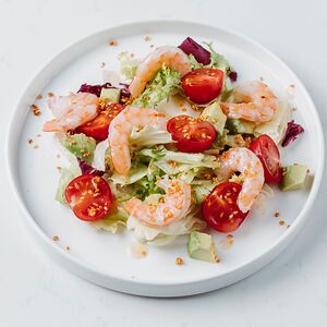 Салат с королевскими креветками