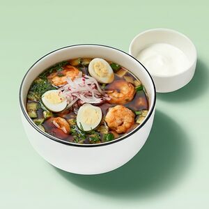 Окрошка с креветками на квасе