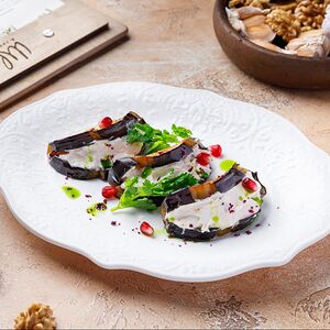 Баклажан с начинкой из мягкого сыра с чесноком