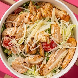 Салат Цезарь с курицей