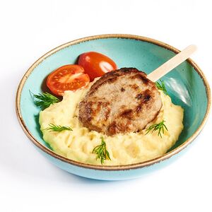 Домашняя котлета Эскимо с картофельным пюре