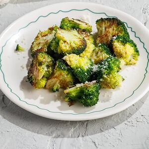 Брокколи с пармезаном 