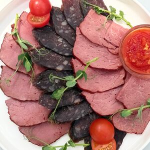Мясные деликатесы с аджикой