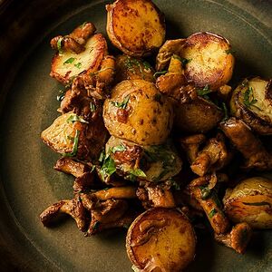Мини-картофель с лисичками