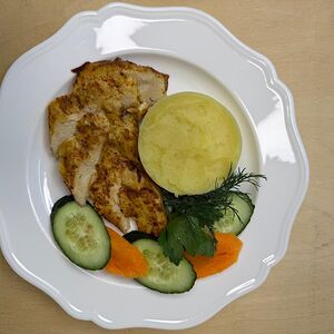 Куриное филе запеченное (с пюре)