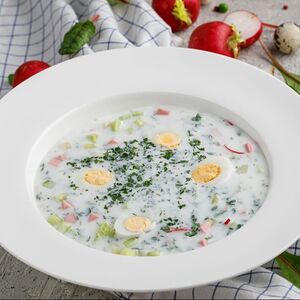 Окрошка на кефире с докторской колбасой