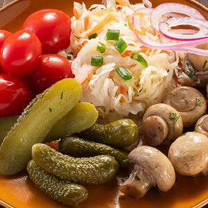 Ассорти маринованных овощей