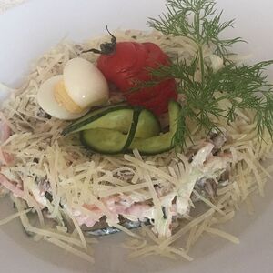 Салат “Перепелиное гнездо”                     