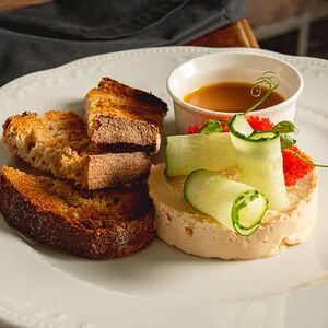 Паштет из семги с соусом из маракуйи
