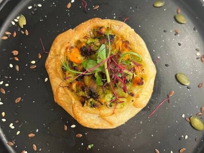 Лоренский пирог с форелью и брокколи
