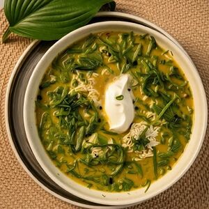 Окрошка с мортаделлой и щавелем на квасе