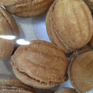 Орешки с вареной сгущенкой