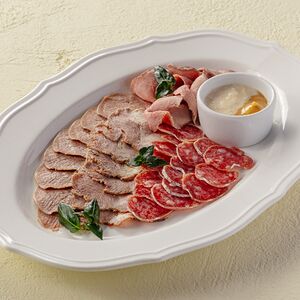 Мясные деликатесы