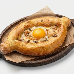 Хачапури по-аджарски жульен