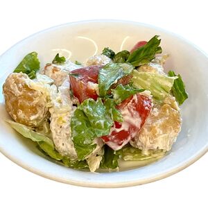 Салат с куриными шариками
