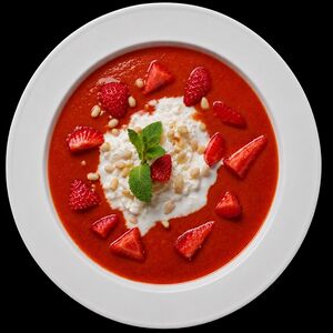 Гаспачо с клубникой и страчателлой