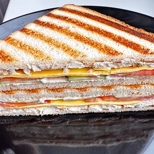 Сэндвич с индейкой и сыром