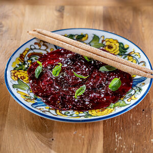 Карпаччо из маринованной свеклы с фетой
