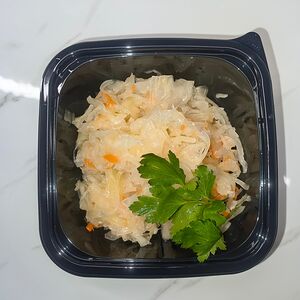 Салат из квашеной капусты