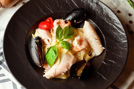 Феттуччине с морепродуктами