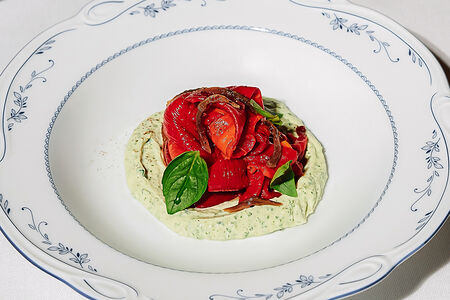 Перец рамиро с кантабрийским анчоусом