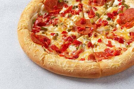 Пицца Пепперони пиканто на толстом с сыром