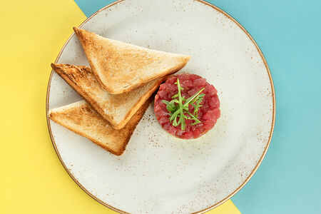 Тартар из тунца и авокадо