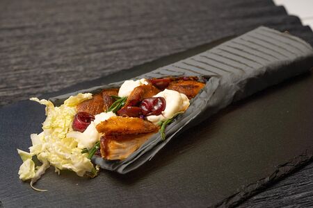 Курочка с вишенкой