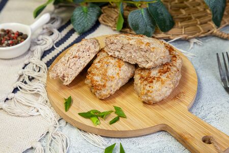 Котлеты свиные с чесночком