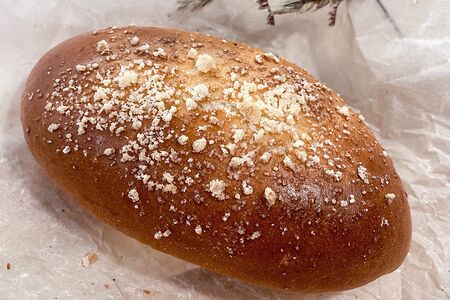 Пирожок сдобный с яблоком