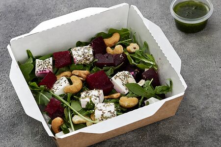 Салат со свеклой и брынзой